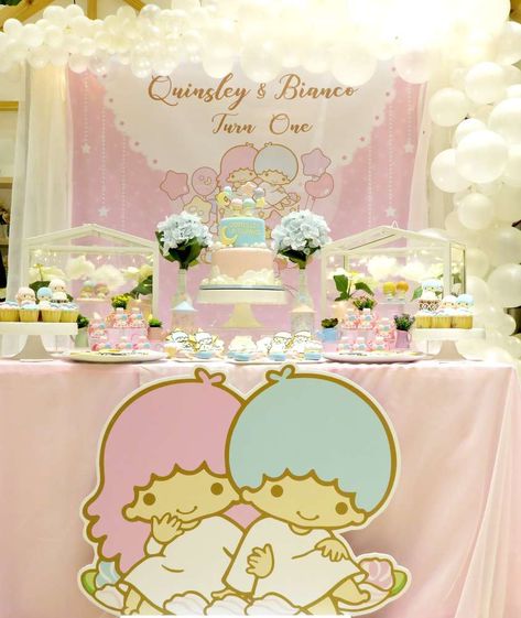 This Little Twin Star 1st Birthday Party is so so cute! What a pretty dessert table!! See more party ideas and share yours at CatchMyParty.com #desserttable #1stbirthday Star Birthday Party Ideas, Little Star Twins, Sanrio Party, Star Twins, Twins Birthday Party, Unique Party Themes, Twin Birthday Parties, Star Birthday Party, 1st Birthday Party For Girls