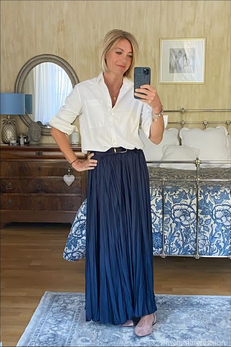 How to style a classic white shirt with a maxi skirt & ballet flats . . . #ootd #wiw #lotd #over40 #over40fashion #fashion #midlifestyle #over40style #midlife #whattowear #howtostyle #style #stylingtips #springstyle #looksforspring #springfashion #whattowearinspring #springlooks #springstylingtips #ideasonwhattowearinspring Skirt Ballet Flats, Style A Maxi Skirt, Classic White Shirt, Team A, Spring Looks, Fashion Over 40, Outfit Posts, How To Style, Classic White