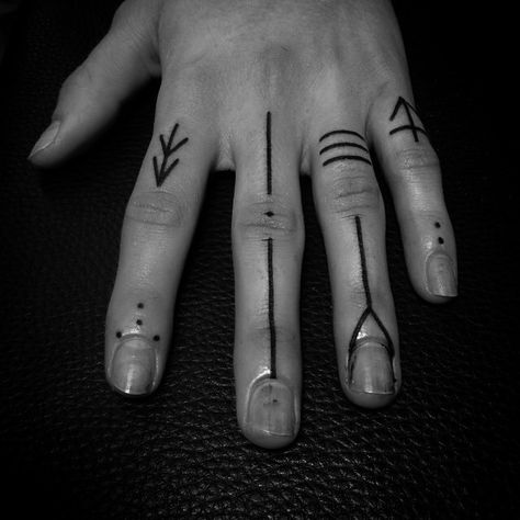 Minimalistic Finger Tattoos Cute Finger Tattoos, Small Finger Tattoos, Finger Tattoo For Women, Hand And Finger Tattoos, Rune Tattoo, Finger Tattoo Designs, Best Tattoo Ideas, Norse Tattoo, Intricate Tattoo