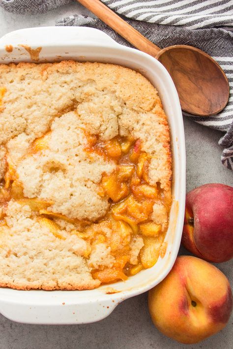 Vegan Peach Pie, Vegan Cobbler, Vegan Vanilla Ice Cream, Beginner Baking, Vegan Peach Cobbler, Peach Filling, Earth Food, Vegan Peach, Juicy Peach