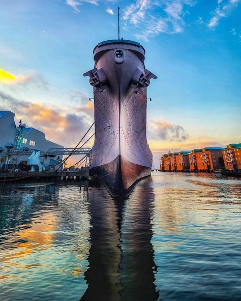 Top 16 Instagram Worthy Places in Norfolk, VA - VisitNorfolk Virginia Photography, Norfolk Virginia, Artsy Photos, Norfolk Va, Beautiful Sites, Pier Fishing, Calm Water, Instagram Worthy, Group Tours