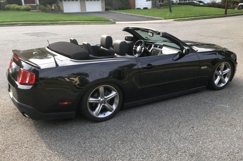 Cool Convertible Cars, Black Convertible Mustang, 2010 Mustang Convertible, Mustang Cars Convertible, Mustang Convertible 2020, Black Convertible Car Aesthetic, Convertible Sports Cars, Convertible Cars Aesthetic, Convertible Mustang Aesthetic