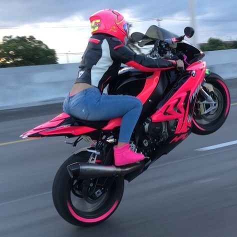 If you’re tagged you need to wrap your bike pink 😂🔥———————————————————————— Rider 🙏 @marianny1616 FOLLOW @bikesandtigers FOLLOW… Moto Rose, Girl Riding Motorcycle, Pink Motorcycle, Image Moto, Custom Sport Bikes, Pink Bike, Motorcycle Aesthetic, Motorbike Girl, Girls On Bike