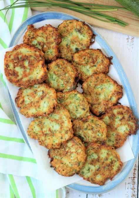 Zucchini Patties Recipes, Shredded Zucchini Recipes, Courgette Recipes, Ricotta Fritters, Baked Zucchini Fritters, Italian Zucchini, Zucchini Recipes Dessert, Zucchini Patties, Zucchini Fritters Recipe