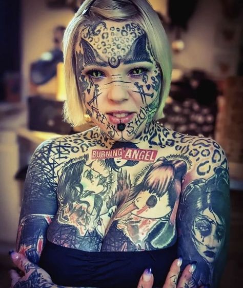 Older Women With Tattoos, Horrible Tattoos, Female Tattoo Models, Master Tattoo, Surreal Tattoo, Tattoed Women, Facial Tattoos, Neck Tattoo For Guys, Full Body Tattoo