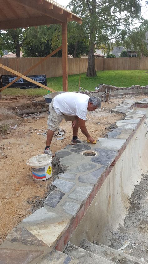 Flagstone Coping Around Pool, Flagstone Around Pool, Flagstone Pool Deck, Flagstone Pool Coping, Pool Coping Ideas, Flagstone Pool, Mallorca House, Pool Natural, Stone Pool Coping