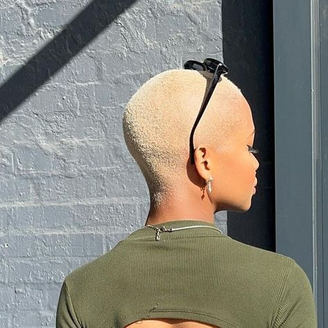 Palesa Makam 💎 on Instagram Black Women Blonde Buzzcut, Bald Baddie Black Women, Black Buzzcut Women, Styling Buzzcut, Blonde Fade Black Women, Buzz Cut Women Black, Bald Women Aesthetic, Black Bald Women, Black Woman Blonde Hair