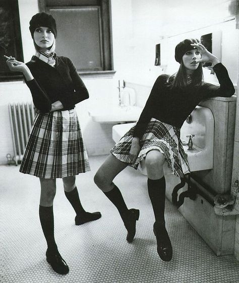 Back to school inspiration editorial Edgy Preppy, Meghan Douglas, Vogue Editorial, Mode Editorials, 90s Supermodels, Tim Walker, Peter Lindbergh, Steven Meisel, Preppy Girl