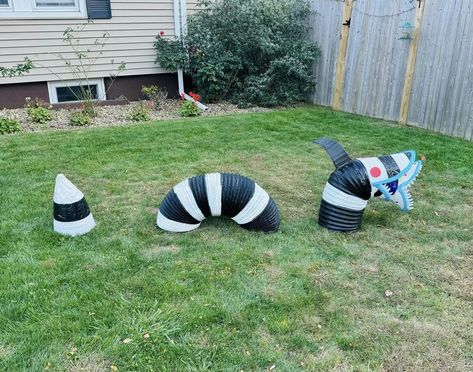 Halloween decorations on a budget/DIY | Next up! My attempt at the sandworm from beetle juice | Facebook Diy Beetle Juice Decorations, Beetle Juice Decorations Diy, Beetle Juice Sandworm, Sandworm Costume, Beetlejuice Decorations Diy, Halloween Decorations On A Budget, Beetlejuice Decor, Scary Carnival, Beetlejuice Party