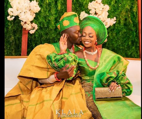 Olive Green & Gold Aso-oke Traditional Wedding Inspo #SLunion2019 Photo credit : @klalaphotography Aso Oke For Couples, Olive Green Aso Oke, Aso Oke Shawl, Burnt Orange Aso Oke, Aso Oke Gele And Ipele, African Traditional Wedding Dress, African Traditional Wedding, Aso Oke, African Fashion Traditional