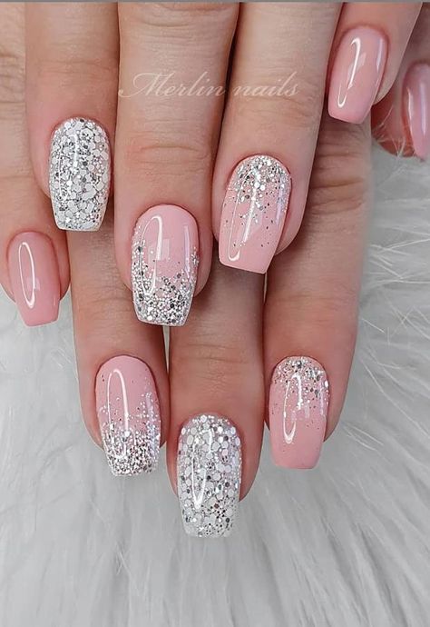 Short Pink Nails, Summer Puppy, Square Nail, Elegant Nail, Square Nail Designs, Pink Nail Art, Pink Square, Pretty Nail Art Designs, Nail Brush