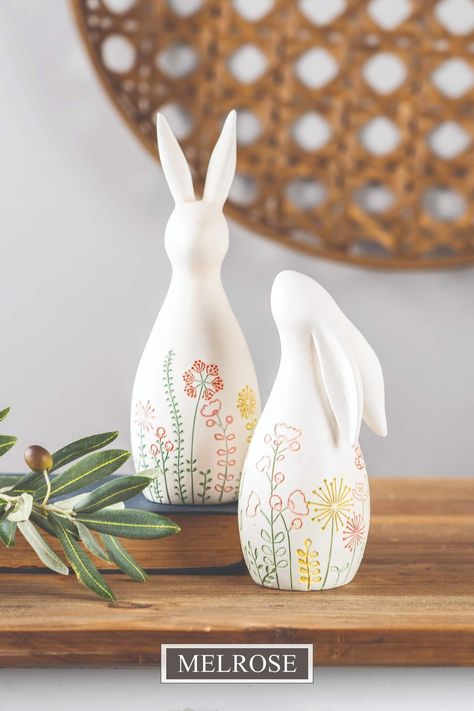 Ceramic Bunny Painting Ideas, Ceramic Easter Ideas, Spring Ceramics Ideas, Spring Pottery Ideas, Easter Ceramics Ideas, Easter Clay Ideas, Easter Pottery Ideas, Bunny Pottery, Easter Ceramics