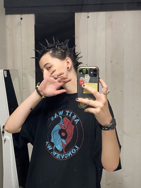 Short Hair Liberty Spikes, Short Liberty Spikes, Liberty Spikes Short Hair, Punk Spikes Hair, Spikes Hair, Liberty Spikes, Funky Hair, Haircuts Ideas, Spiked Hair