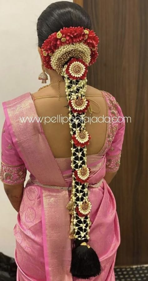 Baby Shower Hair Styles, Bride Hair Flowers, South Indian Wedding Hairstyles, Poola Jada, Kobbari Bondam, Bridal Hairstyle Indian Wedding, Hair Style On Saree, Saree Hairstyles, Engagement Hairstyles