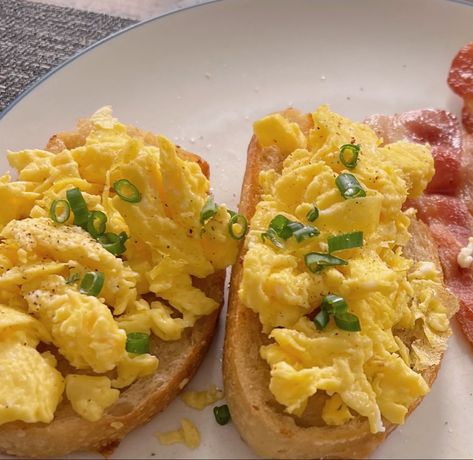 Scrambled eggs breakfast aesthetic sourdough Scrambled Eggs On Toast Aesthetic, Egg On Bread Breakfast, Eggs On Sourdough Toast, Eggs And Toast Aesthetic, Scrambled Eggs On Toast, Scrambled Eggs Aesthetic, Scrambled Eggs And Toast, Best Scrambled Eggs, Grilled Bread