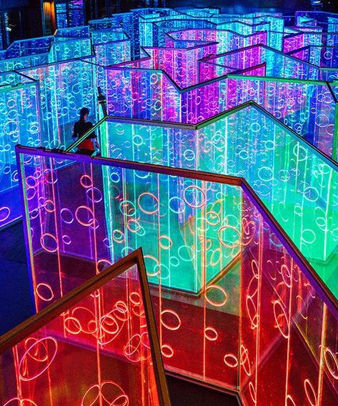 rainbow-hued light labyrinth by brut deluxe forms an immersive infinity room in china Infinity Room, Visuell Identitet, Light Art Installation, Hue Lights, New Retro Wave, Colorful Lights, Neon Aesthetic, Bay Lights, Sanya