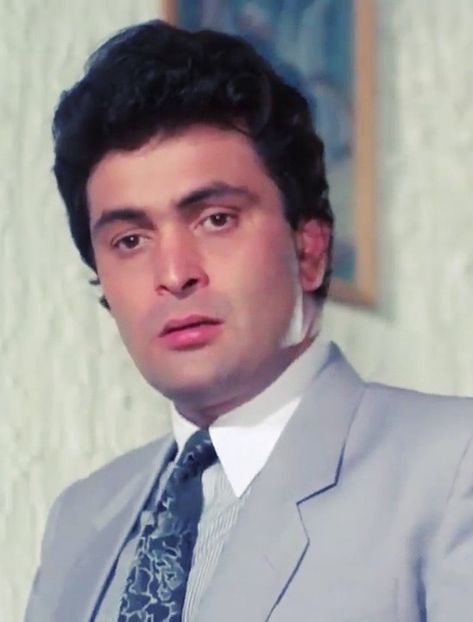 Rishi Kapoor in Ghar Ghar Ki Kahani Bollywood Films, Rishi Kapoor, Flowers Quotes, Bollywood Pictures, Bollywood Posters, King Photo, Good Morning Flowers Quotes, Photo Background Images Hd, Happy Birthday Wishes Cards