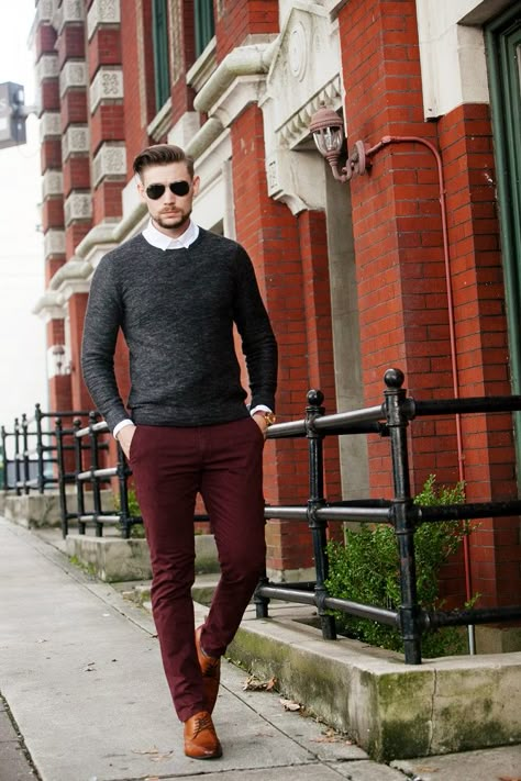 Outfit Pantalon Vino, Outfit Mens Casual, Outfit Ideas Men, Trendy Outfit Ideas, Sweater Outfits Fall, Mens Fashion Sweaters, Gentleman Shoes, Outfits Dress, Mens Casual Dress Outfits