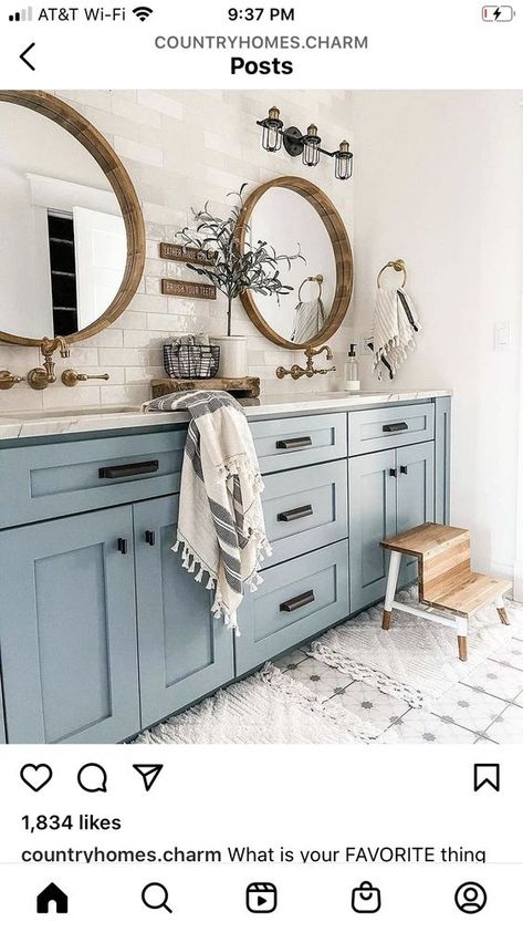 15 BEAUTIFUL BATHROOM TILE DESIGN IDEAS - valemoods Farmhouse Accent Wall Bathroom, Functional Bathroom Remodel, Master Bathtub Surround, Modern Farmhouse Decor Inspiration, Boho Glam Master Room Bedroom Ideas, Bathroom Vanity 32 Inch, Master Bathrooms Blue, Gray And White Farmhouse Bathroom, Costal Modern Bathroom