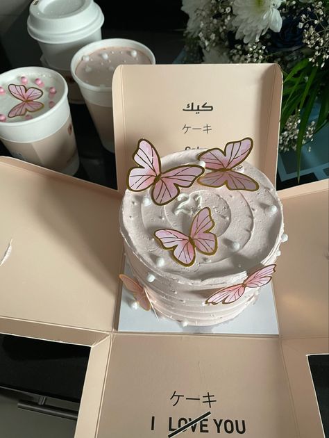 #bento #cake #pink #aesthetic #aesthetictumblr Pink Bento Cake Aesthetic, Bento Cake For Sister, Aesthetic Butterfly Cake, Butterfly Bento Cake, Kue Bento Cake Aesthetic, Cake Bento Aesthetic, Bento Cake Pink, Design Kue, Pink Bento Cake