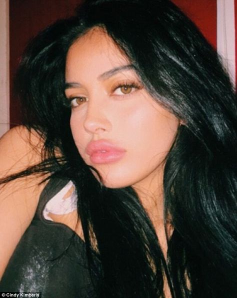 Cindy Kimberly is now a model after Justin Bieber became Instagram fan | Daily Mail Online Cindy Kimberly, You're Beautiful, Grunge Hair, Brown Eyes, Hairstyles With Bangs, Pretty Face, Aesthetic Girl, Justin Bieber, Hair Looks