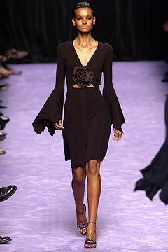 Saint Laurent Spring 2003 Ready-to-Wear Fashion Show Ysl Runway, Vintage Runway Fashion, Rosé Ysl, Vintage Runway, Modern Luxury, Tom Ford, Runway Fashion, Evening Gowns, Fashion News