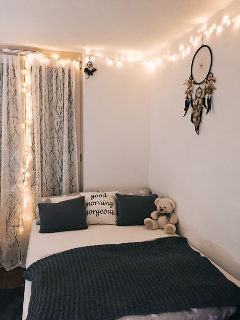 Mandala Room Ideas Bedrooms, Dream Catcher For Bedroom, Dream Catcher Room Ideas, Dream Catcher Bedroom Ideas, Dream Catcher Room Ideas Bedrooms, Dream Catcher Aesthetic, Dream Catcher Room Decor, Dream Catcher Room, Dream Catcher Bedroom