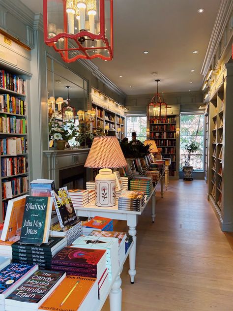 #eastcoastsummer #eastcoast #summer #inspo #grandmillenial Small Bookstore, Bookshop Aesthetic, Bookstore Aesthetic, Bookstore Design, Bookstore Cafe, Candy House, Coffee Shop Aesthetic, Book Cafe, Little Library