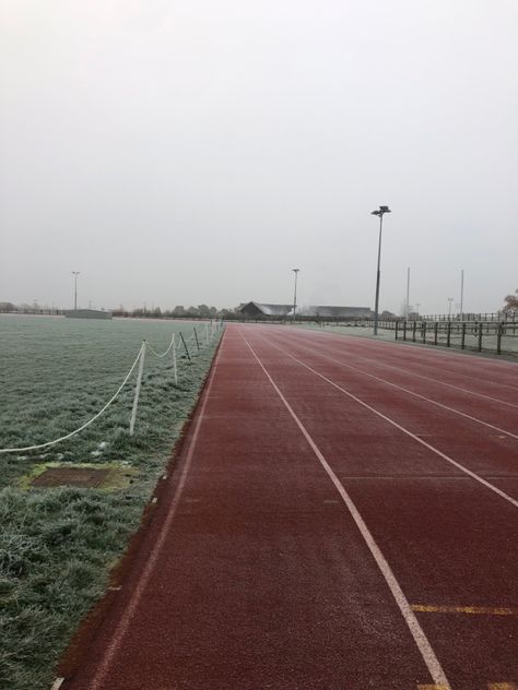 Running Winter Aesthetic, Running In Winter Aesthetic, Running Aesthetic Winter, Running Early In The Morning Aesthetic, Winter Running Aesthetic, Running During Winter, Track Aesthetic Running, Running In Winter, Running In The Cold