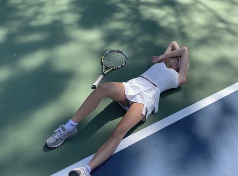 Tennis Girl Aesthetic, Gym Chic, Tennis Doubles, Tennis Dresses, Tennis Girl, Tennis Aesthetic, Tennis Life, Activewear For Women, Malibu Beaches