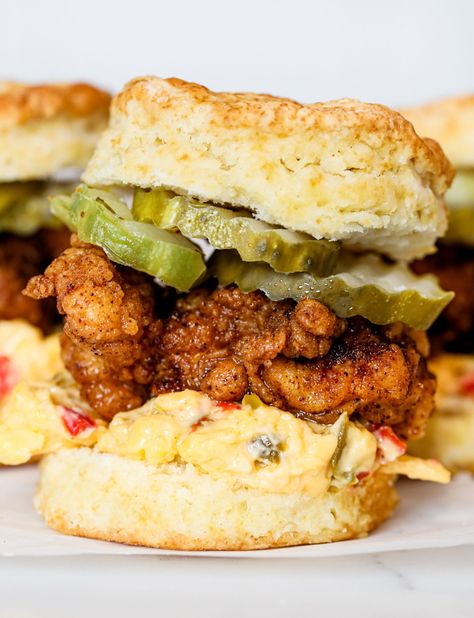 Nashville Food Recipes, Nashville Hot Chicken Mac And Cheese, Homemade Flaky Biscuits, Nashville Hot Chicken Sliders, Hot Chicken Sliders, Usa Recipes, Hot Chicken Recipe, Nashville Chicken, Nashville Food