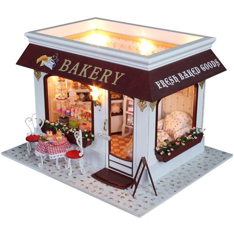 Miniature Bakery, Astuces Diy, Coffee Store, Dollhouse Miniatures Diy, Handmade Cake, Model Building Kits, Miniature Projects, Miniature Rooms, Dollhouse Kits