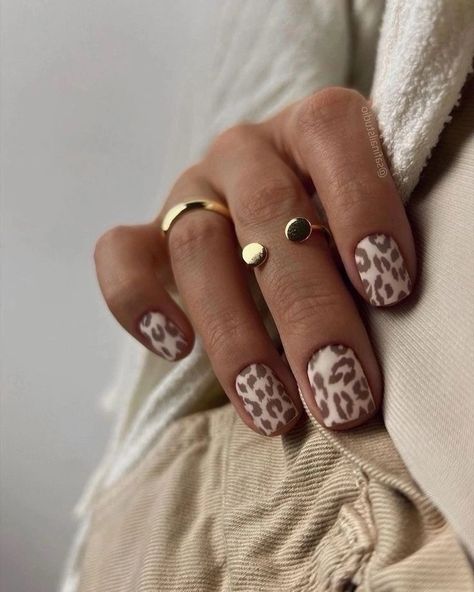 Neutral Animal Print Nails, Short Gel Nails Matte, Leopard Nails Short, Leopard Nails Designs, Uñas Animal Print, Nails Leopard, Unghie Sfumate, Kutek Disney, Wow Nails