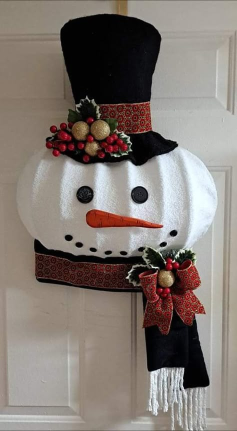 Snow Man Wreath Ideas, Snowman Made From Pumpkin Wire Frame, Wire Snowman, Dollar Tree Pumpkin Wreath, Wire Pumpkin, Pumpkin Wreath Diy, Snowman Diy, Snowman Art, Snowman Crafts Diy