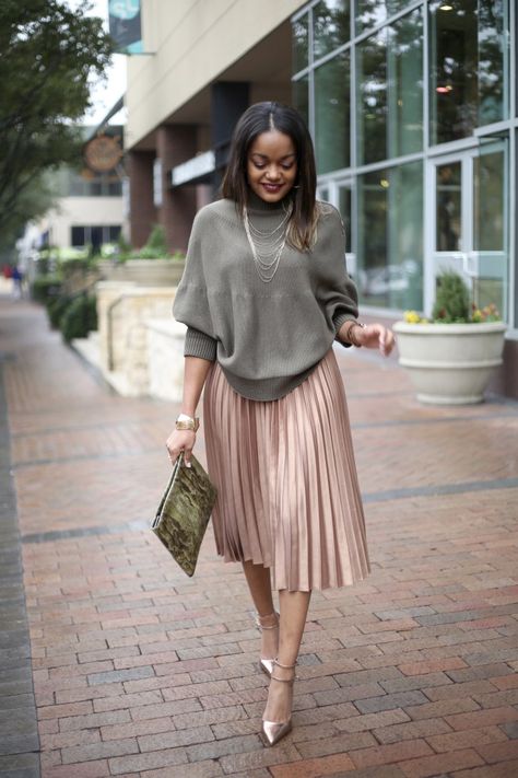 Elegant Midi Skirt, Rok Outfit, Pleated Skirt Outfit, Midi Skirt Outfit, فستان سهرة, Modest Clothing, Skirt Midi, Outfits Spring, Midi Skirts