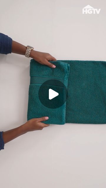 HGTV on Instagram: "Trust us, the feeling you'll get when you see your perfectly folded towels is worth the extra time these folds might take. ✨

Follow along to learn the best ways to fold bath towels, hand towels, washcloths and kitchen towels. #HGTVHowTo" How To Fold Washcloths, Folding Hand Towels Ideas, Fold Bath Towels, How To Fold Bath Towels, Folding Bath Towels, Towel Folding Ideas, Folded Towels, Folding Hacks, Folding Towels