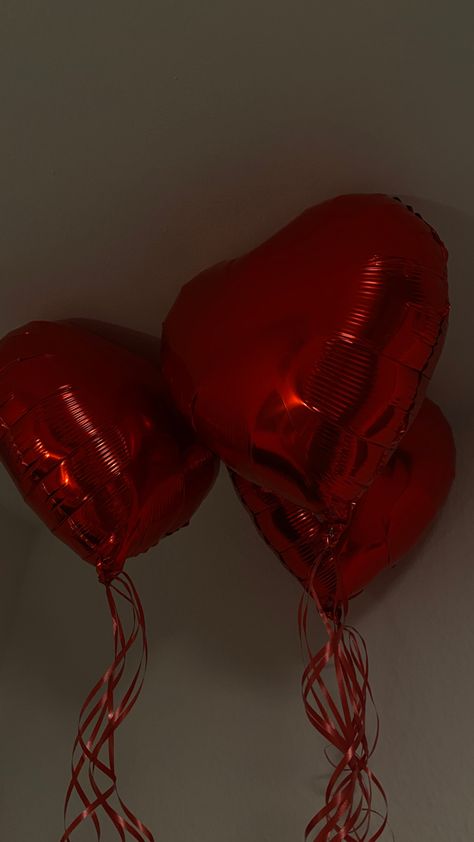 Heart Ballon Aesthetic, Exes Aesthetics, Red Valentines Aesthetic, Red Princess Aesthetic, Ballon Aesthetic, Red Birthday Aesthetic, Red Party Aesthetic, Ballon Heart, Black Ballons