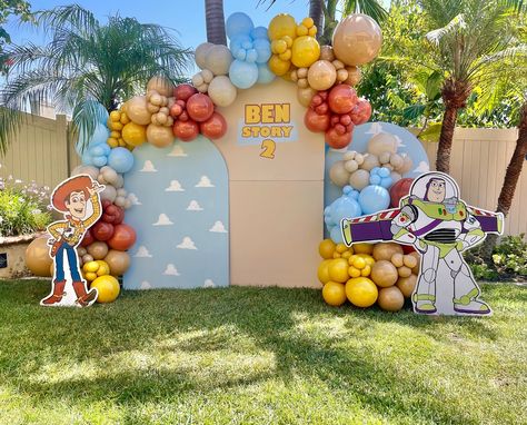 Birthday 2 || Ben Story || 🚀📦 • #toystory #toystorybirthday #birthdaytoystory #decortoystory #toystoryparty #toystorydecor #decorationtoys #cumpleañostoystory #story #buzzlightyeardecorations #buzzlightyear #birthdaybuzz #toystoryparty #toystorypartyideas #toystorypartytheme #themetoystory #decortoystory4 #toystorycumpleaños Diy Toy Story Decorations, Toy Story Decorations, Birthday Concept, Toy Story Party Decorations, Fourth Birthday, Toy Story Birthday, Toy Story Party, Center Pieces, Buzz Lightyear