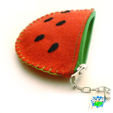 Felt Purses, Projek Menjahit, Felt Pouch, Felt Crafts Diy, Cute Sewing Projects, Felt Patterns, Patchwork Bags, Bookmarks Handmade, Paper Crafts Diy Kids