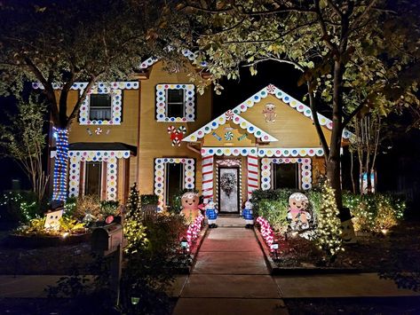 Life Size Gingerbread House, Christmas Contests, Christmas Tree Forest, Outside Christmas Decorations, Christmas Tree Candy, Gingerbread Christmas Decor, Gingerbread House Decorations, Candyland Christmas, Gingerbread Decorations