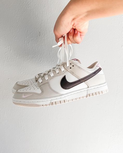 Nike Dunk Low Outfit Woman, Dunk Low Outfit Women, Nike Dunk Low Outfit, Nike Dunk Lows, Nike Dunks Low, Outfit Generator, Nike Tenis, Spanish Outfits, Clothing Apps