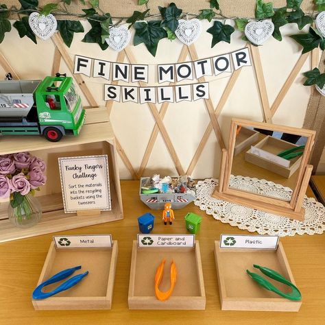 Recycling Set Up, Regio Classroom, Recycle Table, Neutral Classroom, Recycling Activities, Preschool Fine Motor Activities, Reception Activities, Funky Fingers, October Ideas