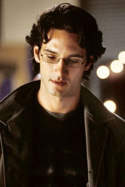 Rodrigo Santoro Karl Love Actually, Rodrigo Santoro Love Actually, Glasses On Men, Men With Glasses, Phillip Morris, Rodrigo Santoro, Josh Hartnett, Spanish Men, Jess Mariano