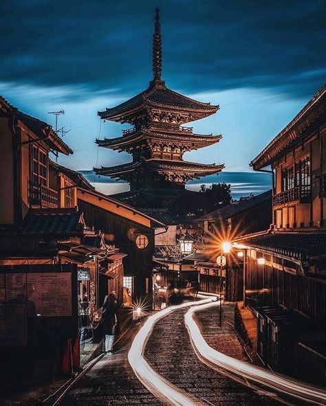 Reposting @illusionheaven: One word for this Amazing photo @slowthemoon ..comment below  #illusionheaven #illusions #art #artproject #artsy #artiseverywhere Kyoto Aesthetic, Background Studies, Japan Places, Kyoto Temple, Environment References, City Aesthetics, Japan Travel Destinations, Beautiful Places In Japan, Japan Temple