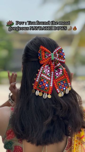 Bow For Navratri, Navratri Hair Accessories Handmade, Designer Embroidered Fabric For Navratri, Traditional Embroidered Fabric For Navratri, Bow Hairstyle Navratri, Aditya Gadhvi, Navratri Jewellery, Navratri Outfits, Drawing Dress