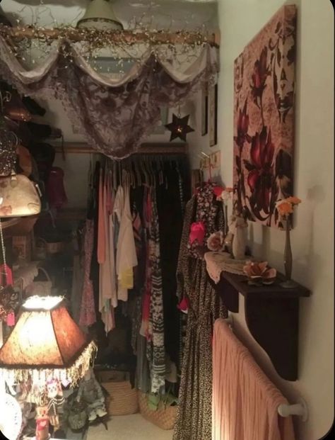 Fashion Studio Apartment, Goth Shabby Chic, Tim Burton Aesthetic Bedroom, Unique Walk In Closet Ideas, Old Lady Aesthetic Room, Pink Vintage Interior, Moon And Stars Room Aesthetic, Whimsigothic Home Living Room, Mystical Room Aesthetic