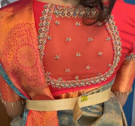 Net Maggam Work Blouses, Maggam Work Net Blouse Designs, Net Embroidery Blouse, Latest Blouse Back Neck Designs, Cold Shoulder Blouse Designs, Basic Blouse Designs, Drawing Sunset, Magam Work, Netted Blouse Designs