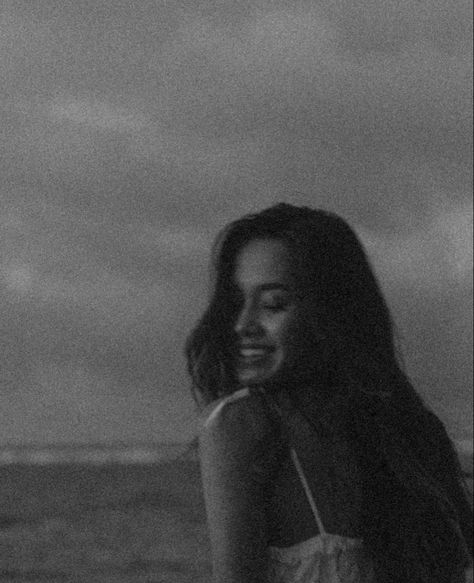 Gloomy Day Beach Photoshoot, Dark Aesthetic Senior Pictures, Black And White Senior Pictures, Beach Pictures Black And White, Cinematic Senior Photos, Moody Senior Pictures, Dark Summer Aesthetic, Oahu Photoshoot, Dramatic Photoshoot