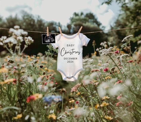 Check out more designs here - https://www.etsy.com/uk/shop/NostalgicSoulArt?ref=seller-platform-mcnav§ion_id=48919388 Celebrate your bundle of joy in a delightful and unique way with our Flower Field Pregnancy Announcement design. This digital announcement is perfect for your social media reveal, whether on Instagram, Facebook, or any other platform. This design suits any expectant parent looking to share their exciting news creatively.  💌 How It Works: 1. Purchase the template and receive an i Field Pregnancy Announcement, Pregnancy Announcement Spring, Girl Pregnancy Announcement, Wild Flower Field, Neutral Pregnancy Announcement, Announcement Design, Digital Announcement, Digital Pregnancy Announcement, Pregnancy Photo