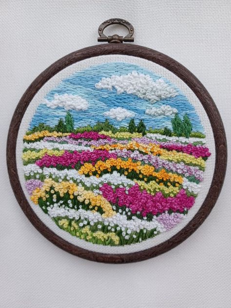 Big Embroidery Designs, Landscape Embroidery Patterns Free, Embroidery Flowers For Beginners, Landscape Embroidery Ideas, Embroidery Patterns Landscape, Embroidery Landscape Easy, Embroidery Flower Field, Flower Field Embroidery, Embroidery Field Of Flowers